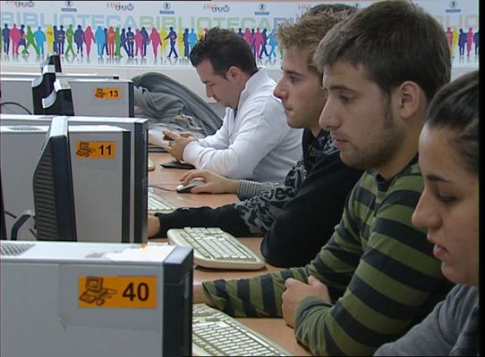 Telediario 1 - Españoles universitarios