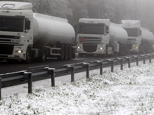Telediario 1 - Carreteras complicadas por el frío