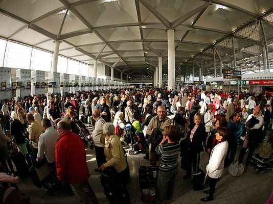 Telediario 1 - La crisis aérea, en la red