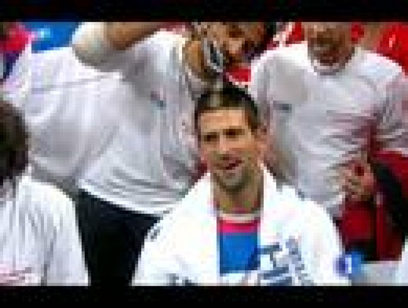 El equipo serbio de Copa Davis ha cumplido su promesa de raparse el pelo después de conseguir su primera ensaladera ante Francia por 3-2.
