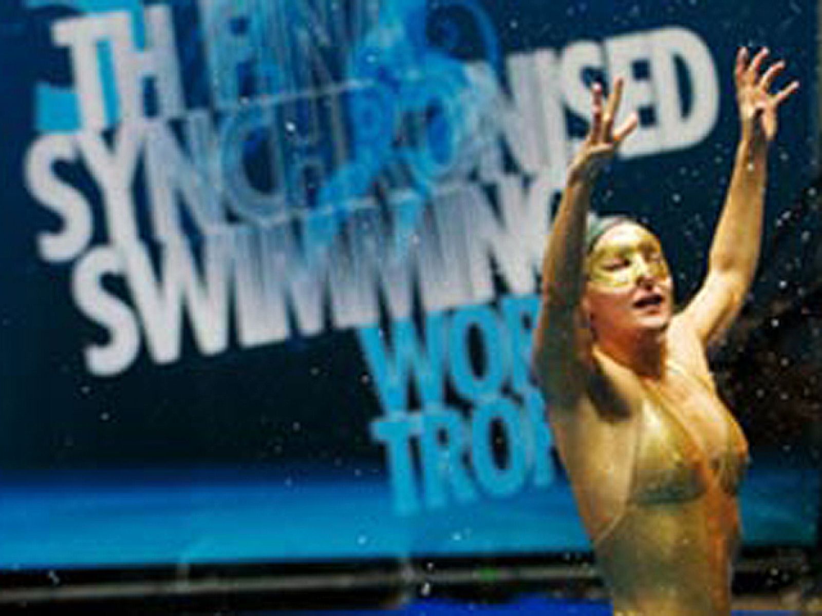 El equipo español de natación sincronizada se impuso en el "World Trophy" de la Federación Internacional de Natación (FINA), disputado en Moscú tras ganar el ejercicio combinado y superar al equipo ruso, dominador mundial de este deporte.