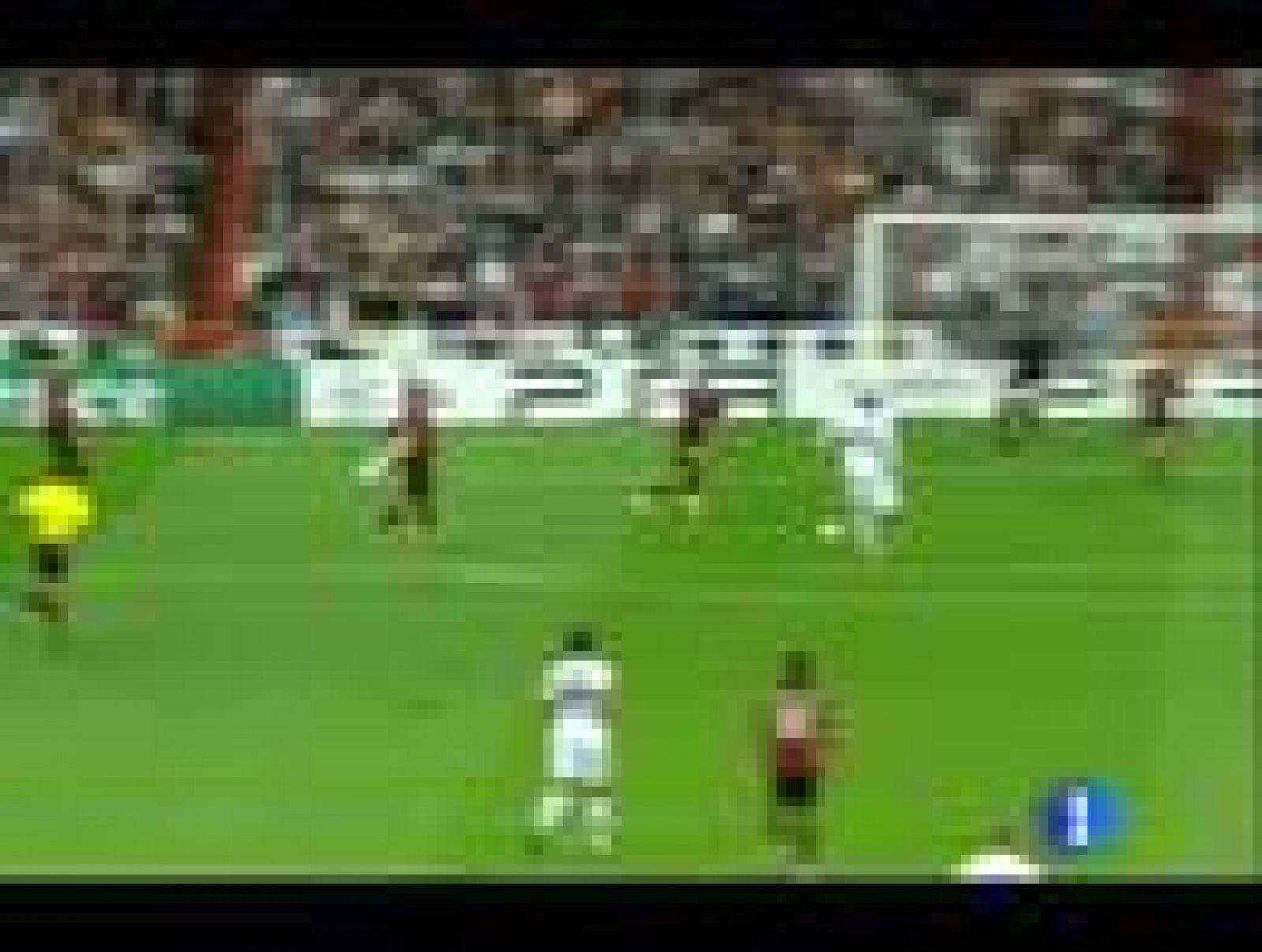 El Comité de Apelación de la UEFA ha anunciado este lunes a través de su web su decisión sobre las apelaciones presentadas por el Real Madrid, en las que destaca la rebaja a un partido de sanción a José Mourinho y 20.000 euros de la multa al club, ad