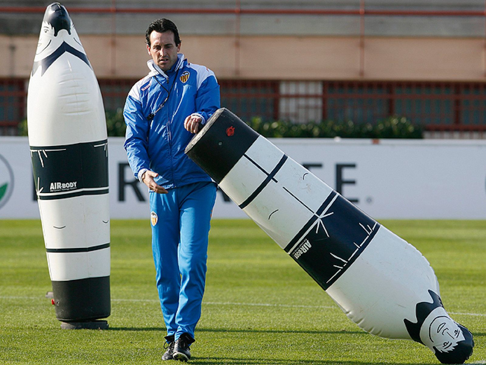 El Valencia buscará ante el Manchester United una victoria que le permita hacerse con la primera plaza de su grupo en la Liga de Campeones. Aunque no es un lugar propicio para el equipo che, ya que nunca ha ganado en el estadio Old Trafford, los de E