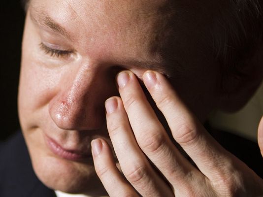  - Assange, detenido en Londres