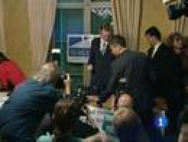 Julian Assange, el fundador del portal Wikileaks, está detenido y declara en Londres. | Ver