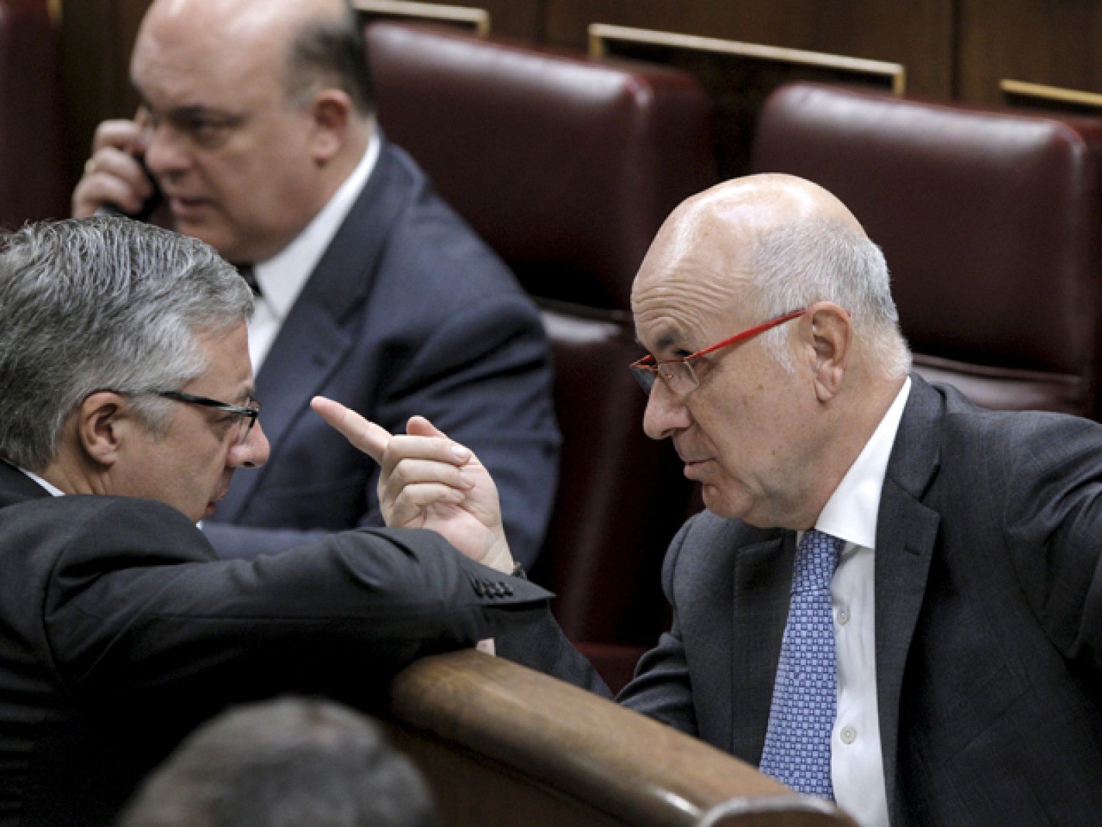 Condena unánime de los grupos de la oposición a la actitud de los controladores