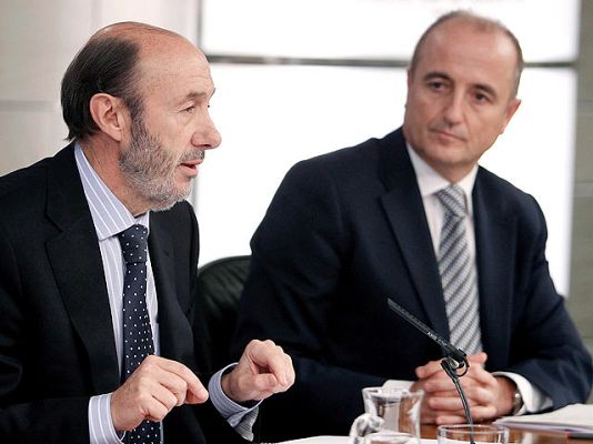  - Rubalcaba: "El peso de la ley caerá sobre los que se pasean como si no hubiera pasado nada"