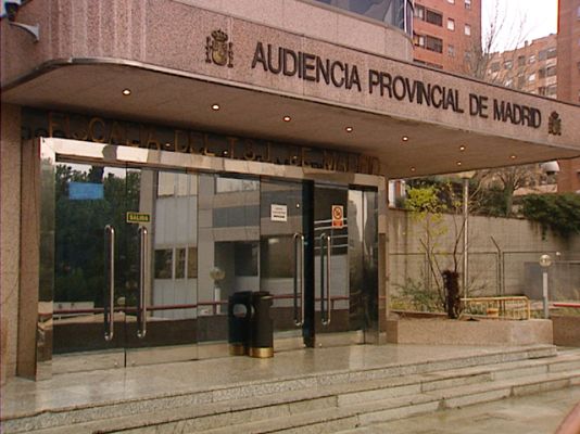 Telediario 1 - Los controladores guardan silencio