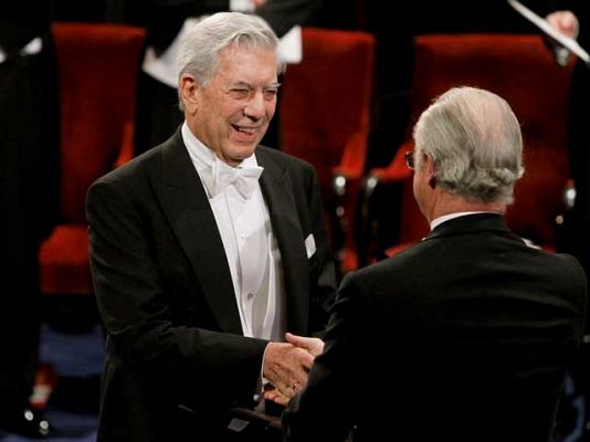 Mario Vargas Llosa recoge el Premio Nobel