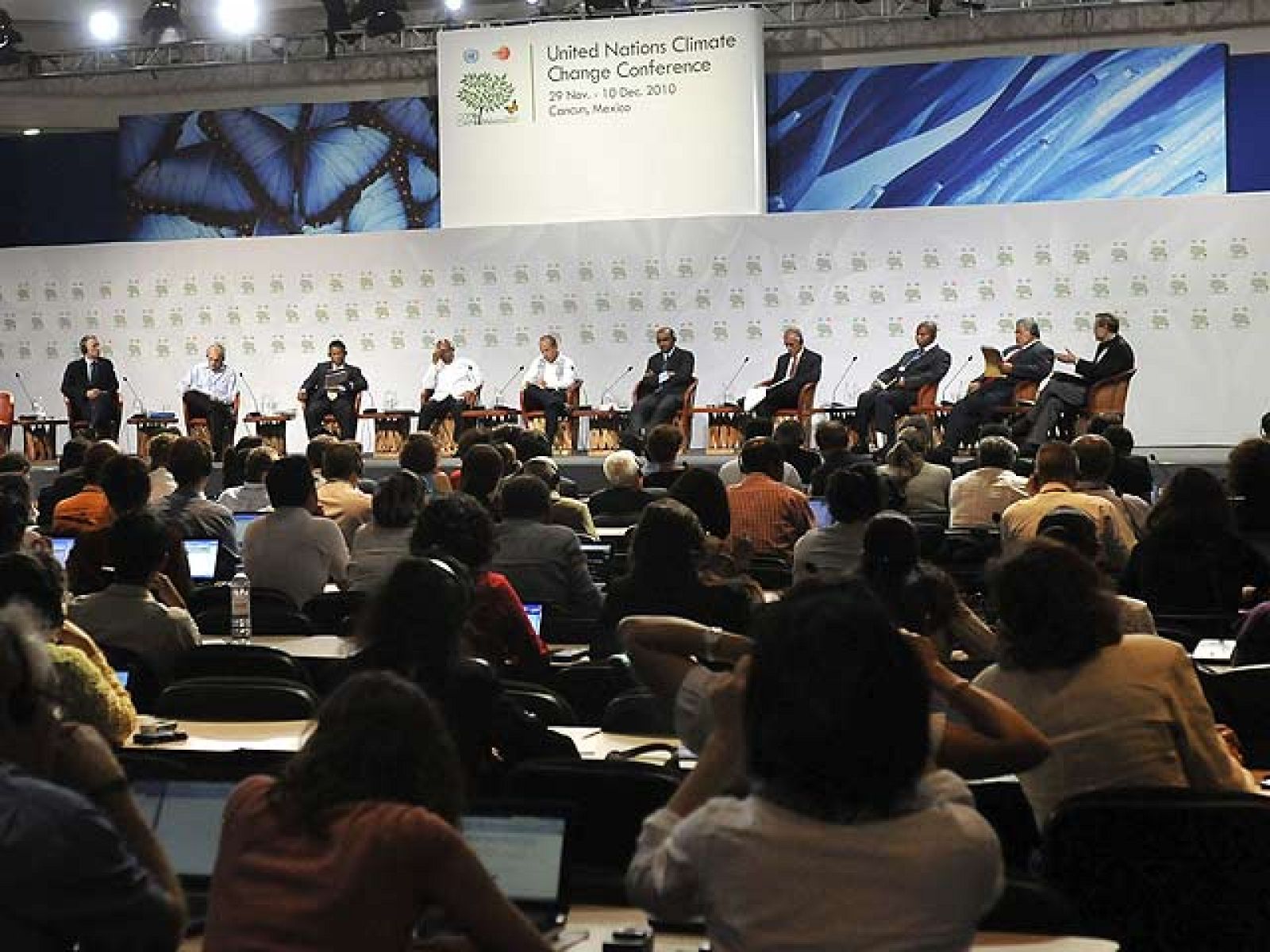 Toda la información del Telediario de Fin de semana, en cuatro minutos.