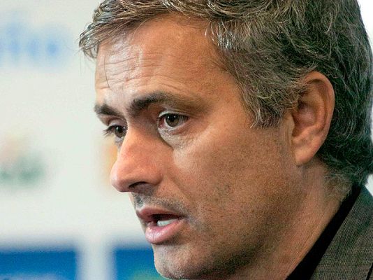  - Mourinho: "Tratan muy mal a Cristiano"