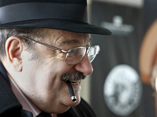 Telediario 1 - 'El cementerio de Praga' de Eco