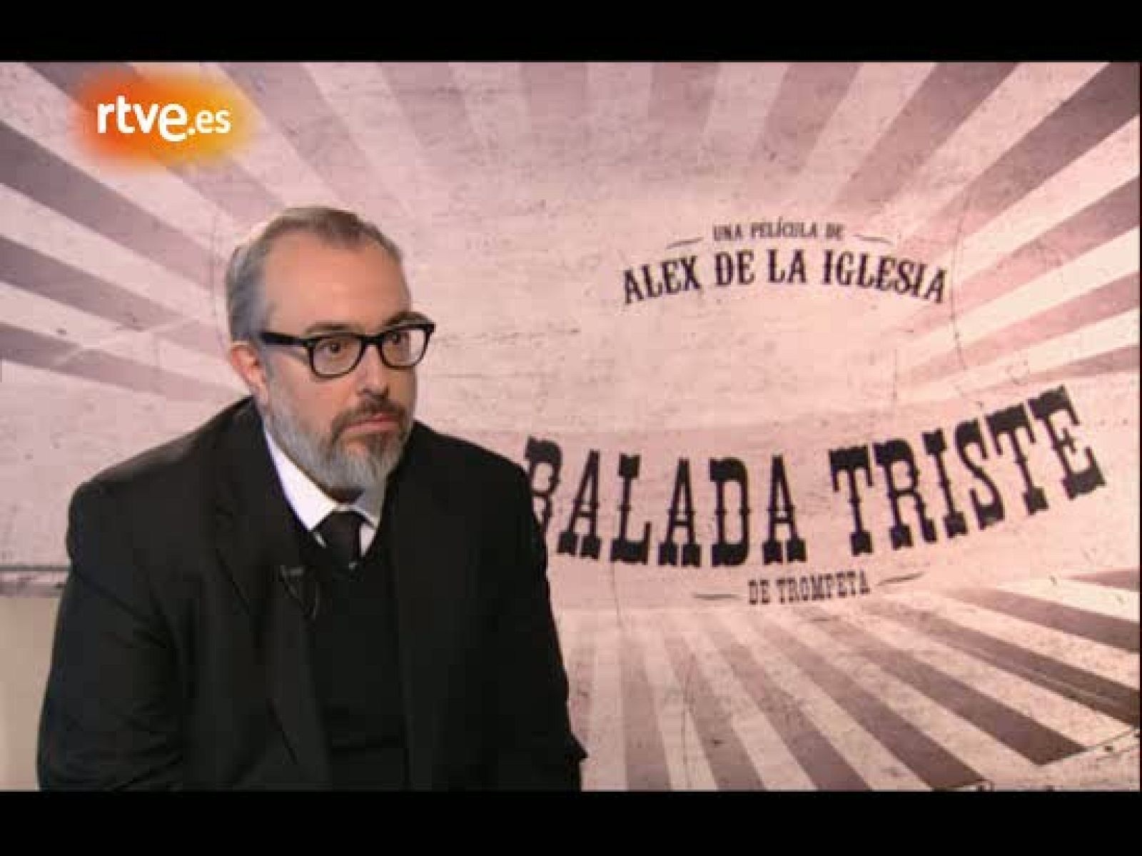 El director de cine Alex de la Iglesia presenta en una entrevista con TVE su última película, 'Balada triste de trompeta', participada por TVE y que se estrena el 17 de diciembre.