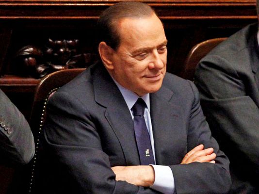 Berlusconi supera las mociones