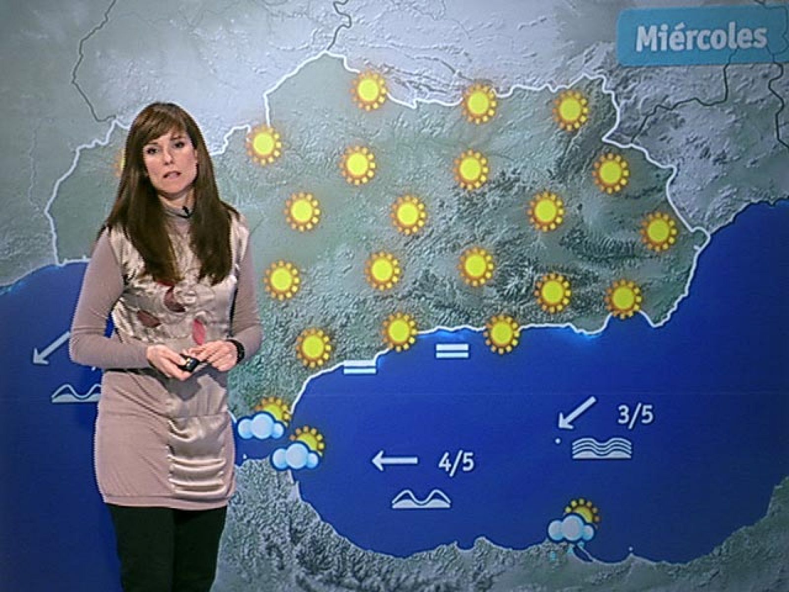 La Agencia Estatal de Meteorología prevé para mañana miércoles heladas generalizadas en el interior de la Península, nevadas débiles en cotas bajas del Cantábrico y Baleares y viento fuerte de componente norte en el nordeste peninsular y Baleares. Precipitaciones débiles en el Cantábrico, alto Ebro y Baleares. En el resto de la Península y Canarias predominio de cielo poco nuboso, con intervalos nubosos en el área de Alborán y zonas montañosas del tercio norte. Temperaturas en moderado descenso en Baleares y en la Península, localmente notable en su mitad sur. En Canarias en ligero a moderado ascenso.