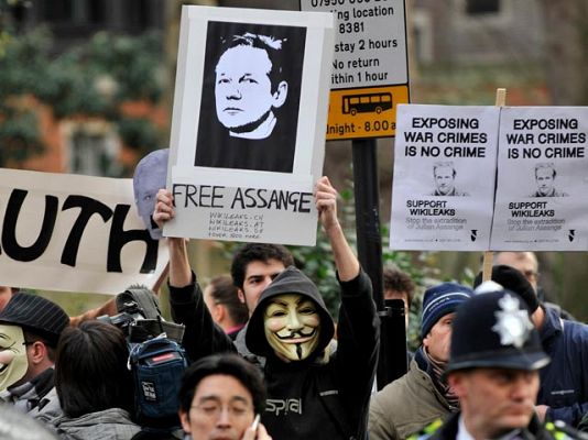 Libertad bajo fianza para Assange