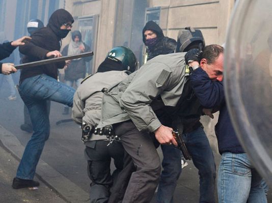 Telediario 1 - Roma se recupera de los disturbios