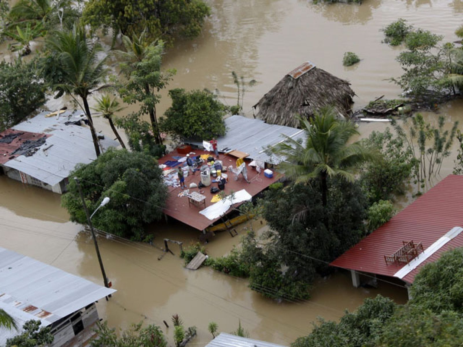 Colombia pide ayuda a Ecuador a causa de las inundaciones