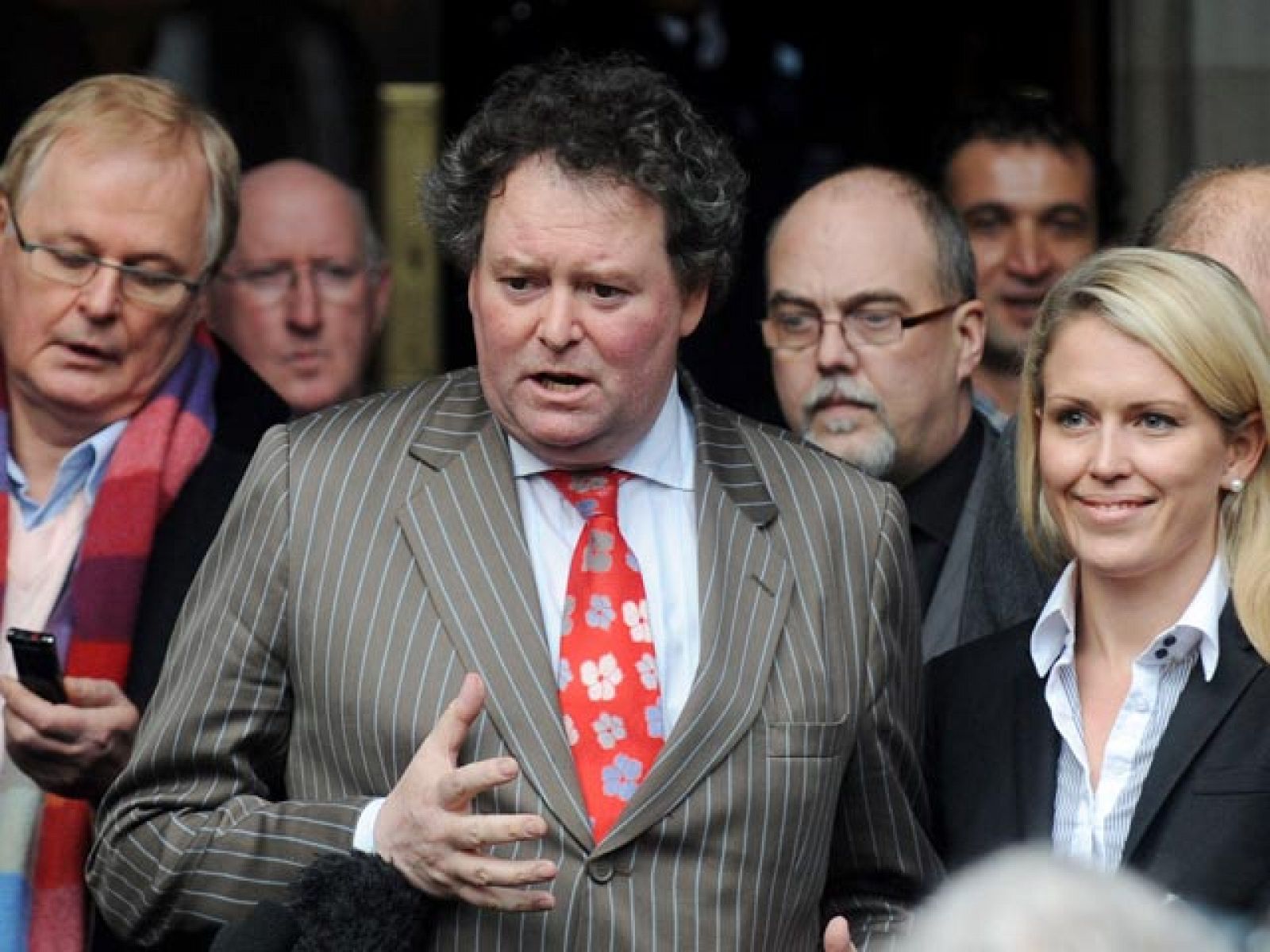 Julian Assange podría salir de la cárcel en las próximas horas | Ver