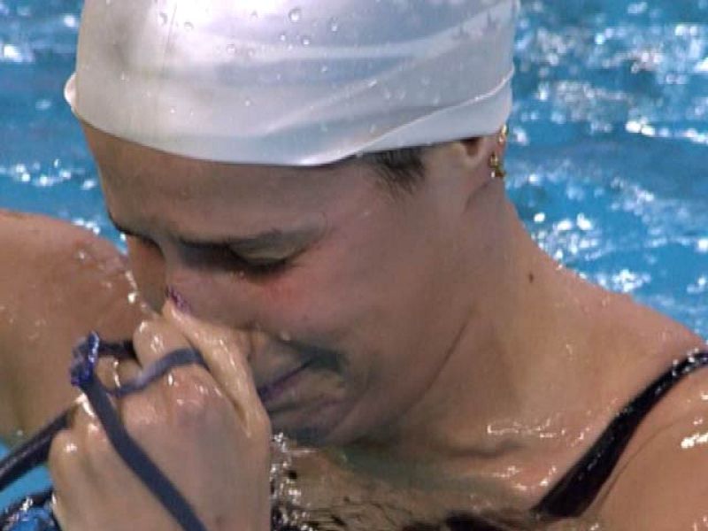 Erika Villaécija ha conseguido la medalla de oro y Mireia Belmonte la de plata en la final de los 800 metros libre de los Mundiales de Dubai.