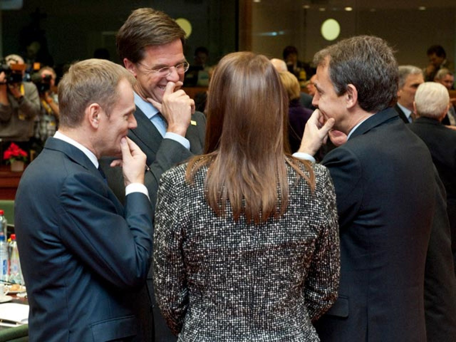 Hay una absoluta determinación de los líderes europeos por hacer lo que sea necesario para proteger al euro y lograr la estabilización financiera. 