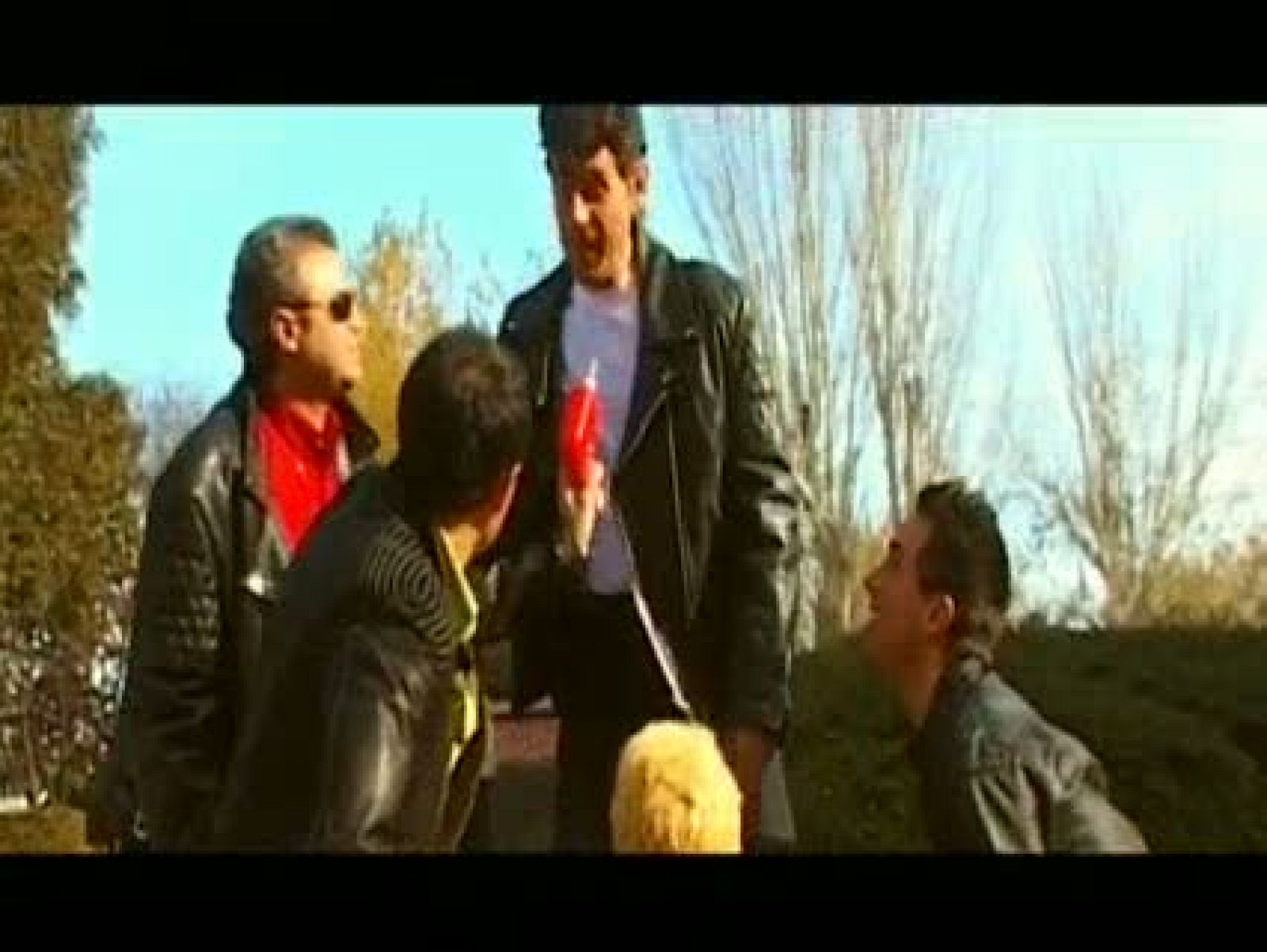  El equipo de "Palabra por palabra" os desea una Feliz Navidad recreando una famosa secuencia de Grease.