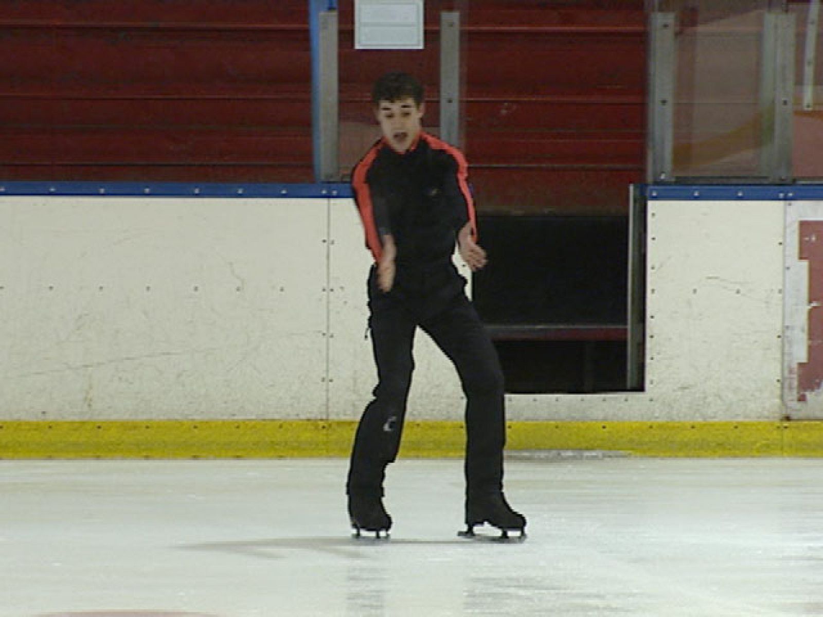 El patinador español Javier Fernández estrena nuevo programa corto, basado en una serie de dibujos animados rusa.