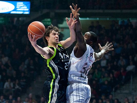 Caja Laboral 67-72 Real Madrid