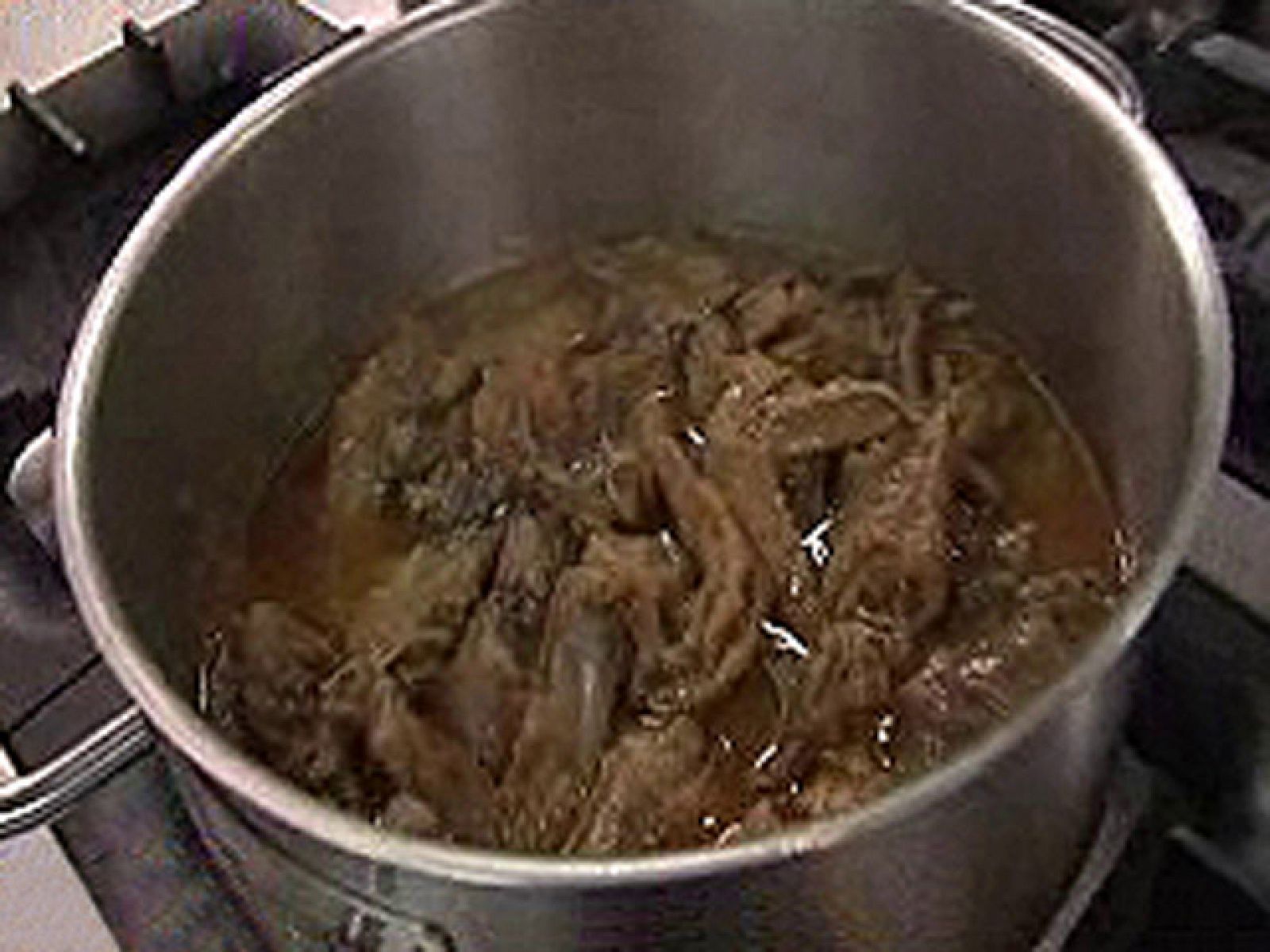 España Directo - Pollo de corral en su salsa