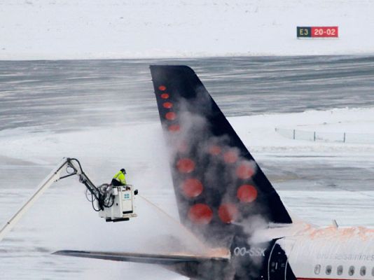 Telediario 1 - Telediario en 4' - 20/12/10