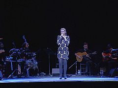Niña Pastori le canta a la Navidad