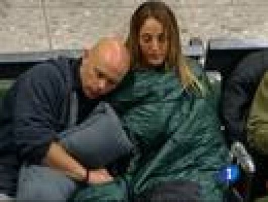 Telediario 1 - Sigue el caos en los aeropuertos
