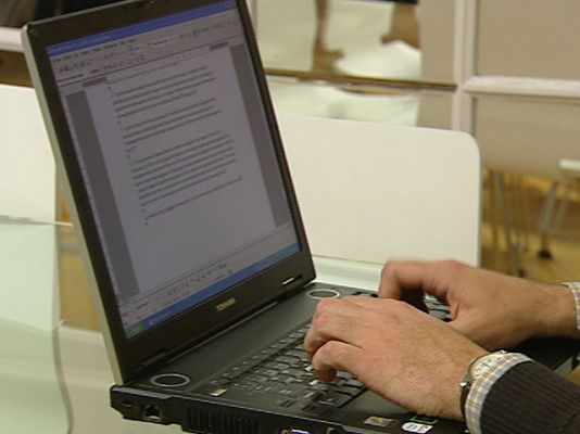 Telediario 1 - Visiones opuestas sobre Ley Sinde