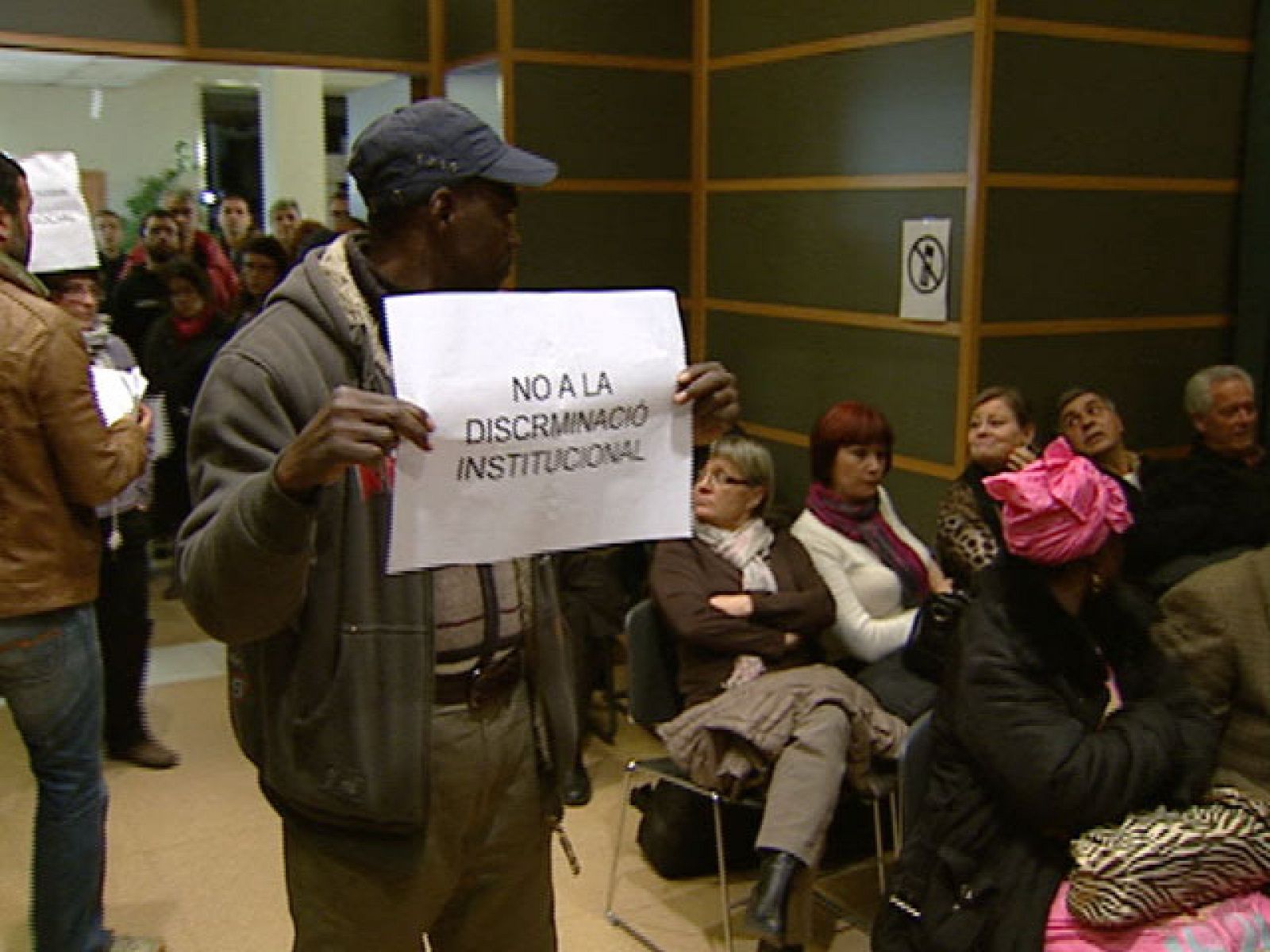 Se denegará la legalización a los inmigrantes que se comporten de forma incívica | Ver