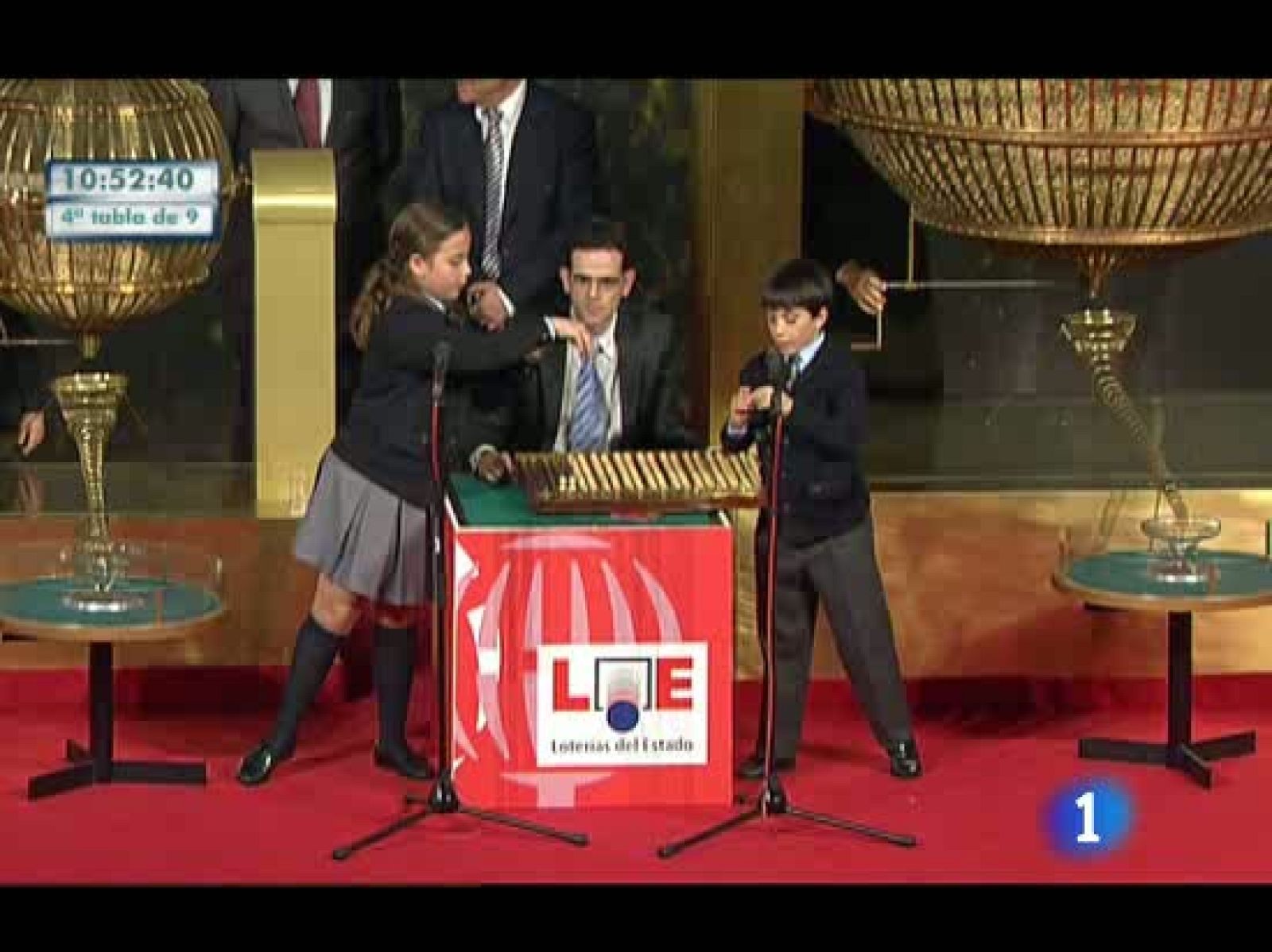 El segundo premio del sorteo extraordinario de la  Lotería de Navidad ha recaído sobre el número 147. Dotada con un millón de euros de premio, la serie ha ido a parar a las provincias de Burgos, Coruña, Madrid, Vizcaya, Zaragoza y Lleida.En concreto, el segundo premio más importante del sorteo ha caído en la administración 1 de Roa de Duero (Burgos), la número 3 de Santiago de Compostela, la 1 de Vélez de Benaudalla (Granada), la 1 de Sort (Lleida, la Bruixa d'Or), la 56 y la 67 de Madrid (Doña Manolita), la 1 de Sestao y la 2 de Calatayud.El 147 ha sido cantado por Eduardo Escobar y Alejandra Alver y han extraído las bolas Adrián Escobar y Cristian Monge a las 10.53 horas en el octavo alambre de la cuarta tabla.