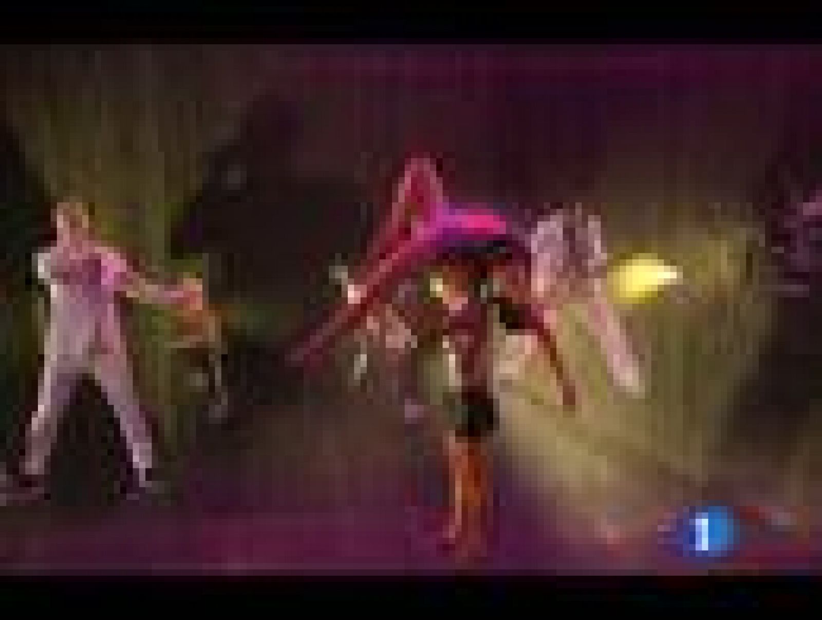 Este martes en Suiza se cerró el primer capitulo de este doble duelo solidario entre Nadal y Federer. Si en Madrid le toca a Bisbal en Zúrich fue DJ Bobo, el que animó los prolegómenos del partido con un espectacular show.