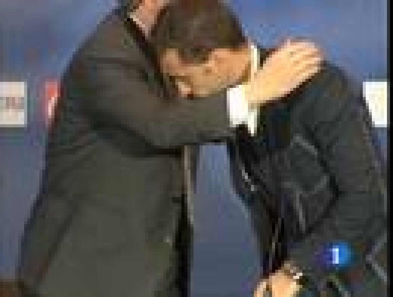 Simao se ha despedido de manera oficial del Atlético de Madrid en una comparecencia en la que Enrique Cerezo le ha hecho emocionarse. A partir de enero inicia una nueva andadura en el Besiktas turco junto a Guti y Schuster.