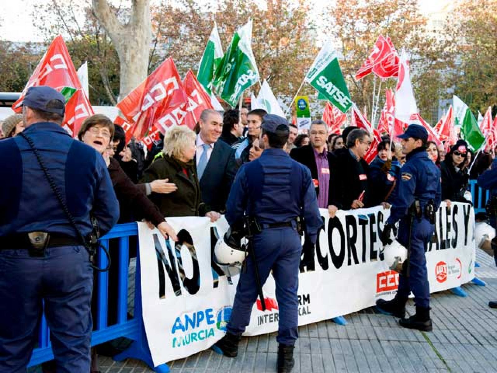 Telediario 1: Recortes a funcionarios en Murcia | RTVE Play