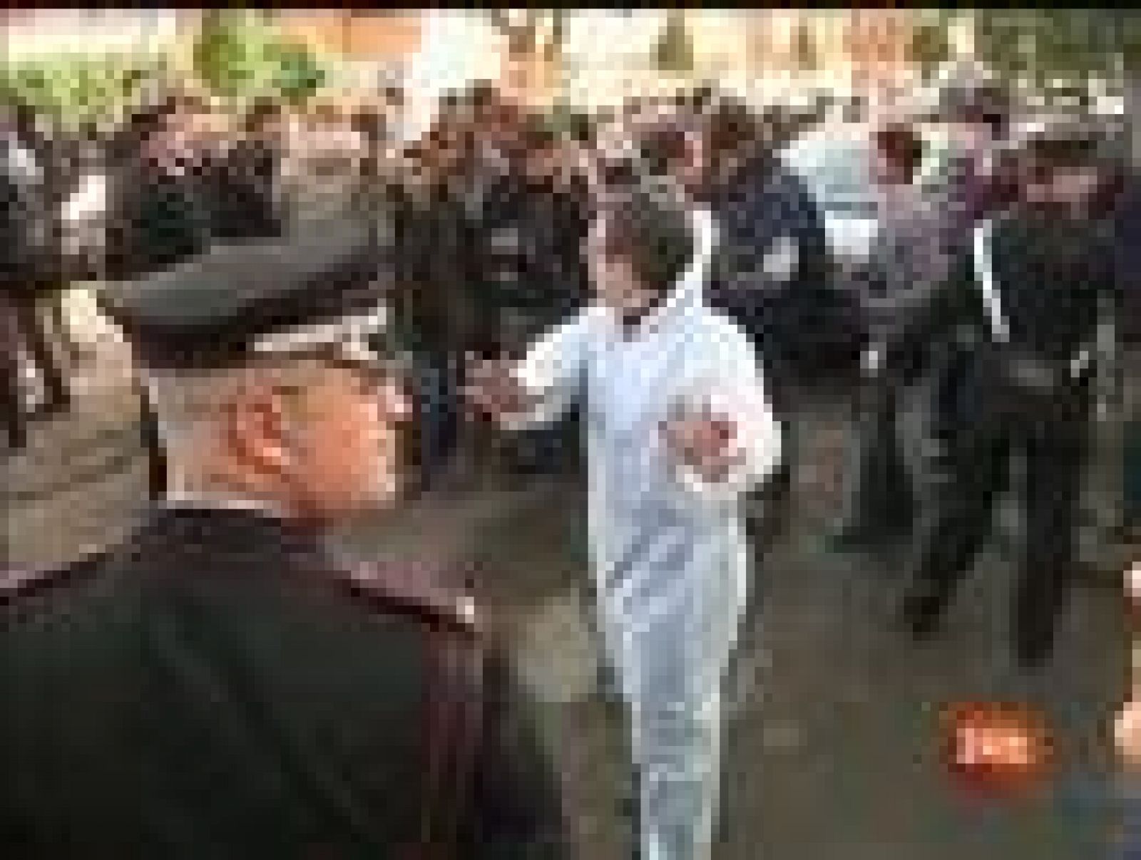 Una organización anarquista reivindica los atentados contra las embajadas de Chile y Suiza en Roma | Ver