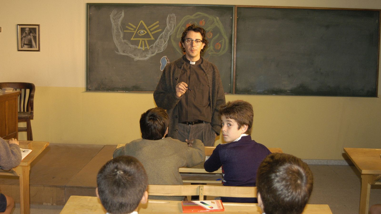 Cuéntame cómo pasó - T2 - Episodio 12: La verdad al desnudo - Ver ahora