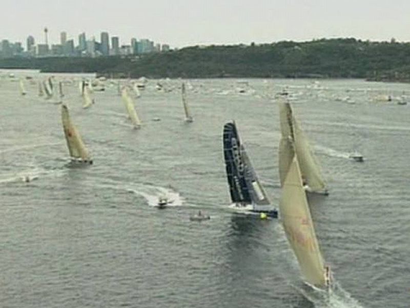 La regata Sydney-Hobart ha dado su pistoletazo de salida un año más. Seiscientas millas nauticas separan a los regatistas de la meta.