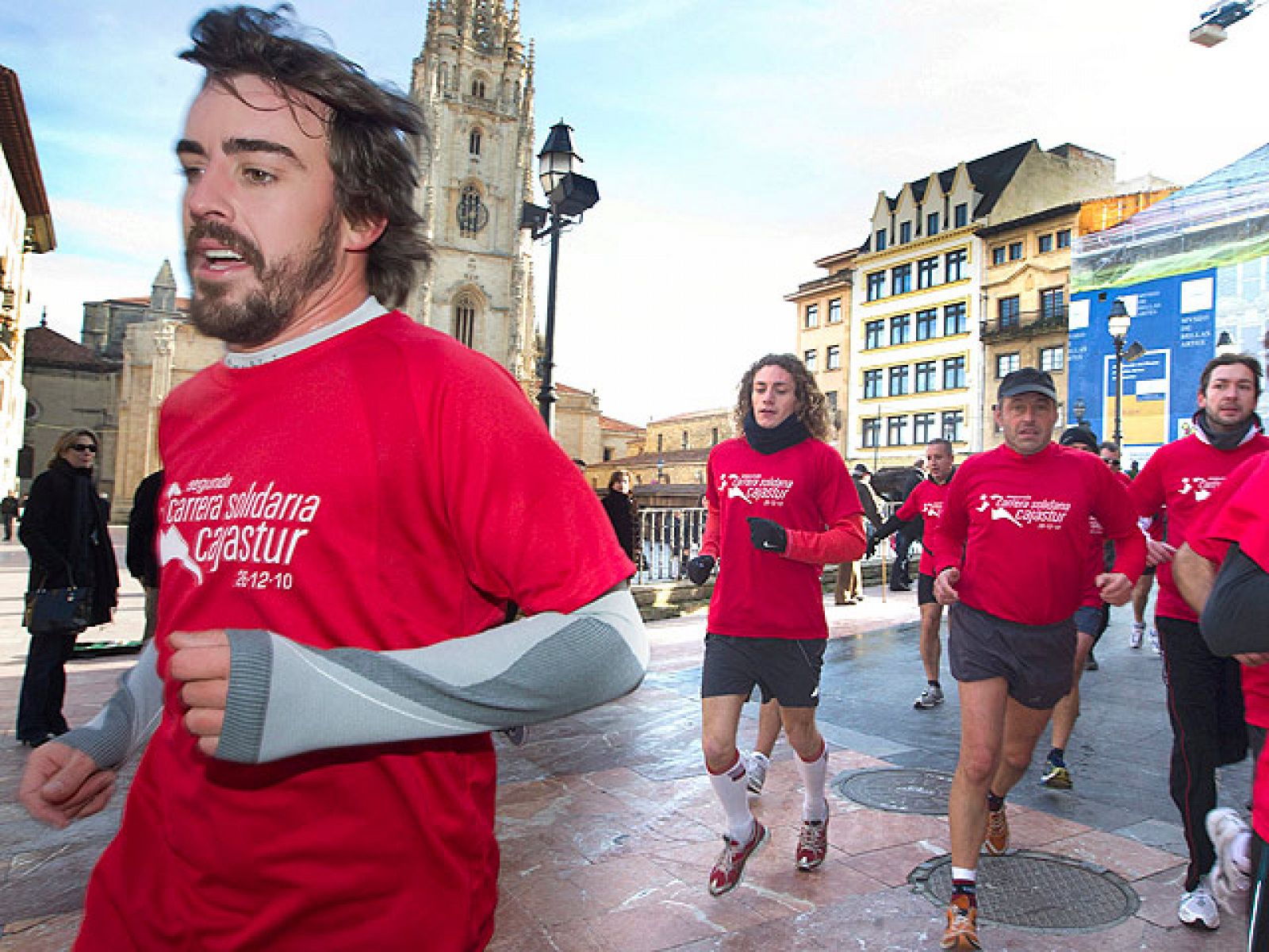 Fernando Alonso ha rechazado tener miedo de tener como compañero a Sebastian Vettel en un acto solidario en Asturias.