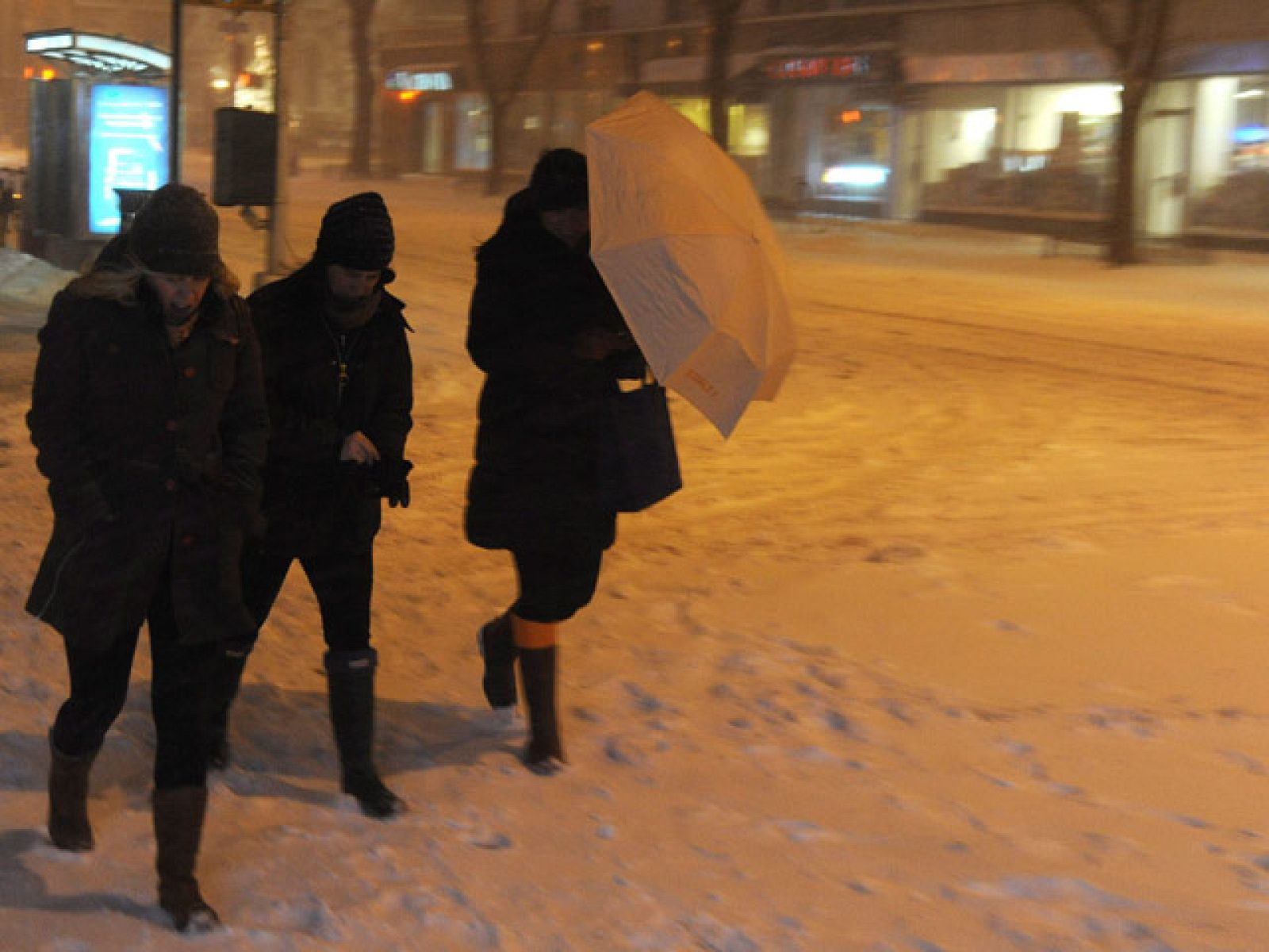 Miles de vuelos cancelados por el temporal de nieve en EE.UU.