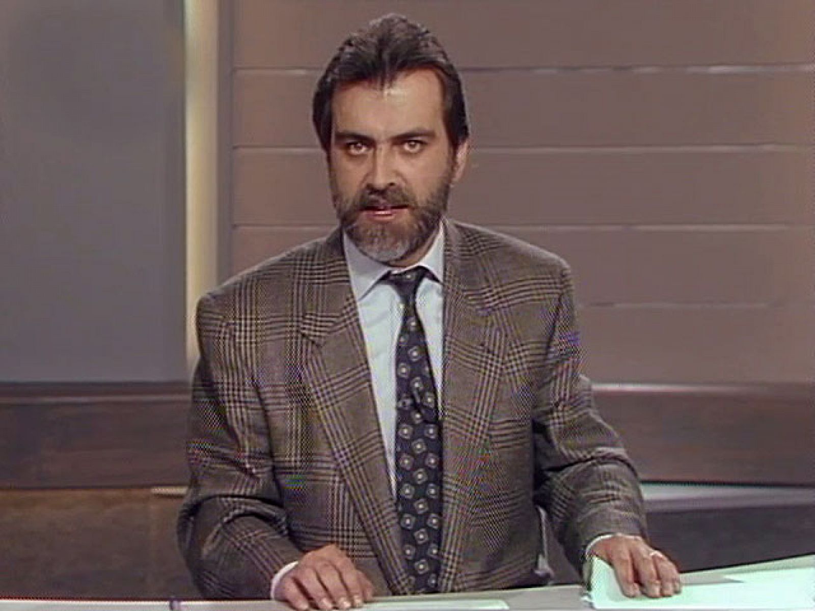 Luis Mariñas despide el Telediario 2 del 06/06/1989