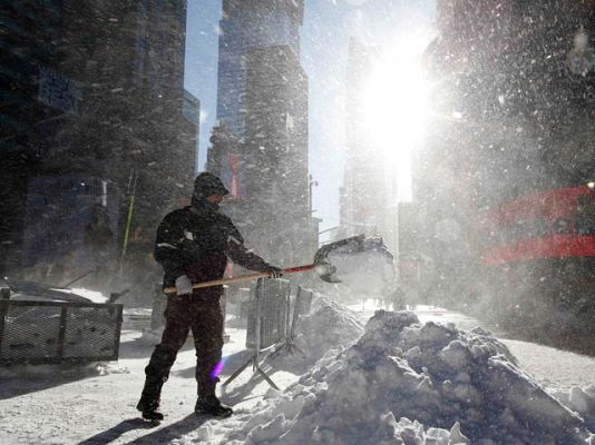 Telediario 1 - Telediario en 4' - 27/12/10