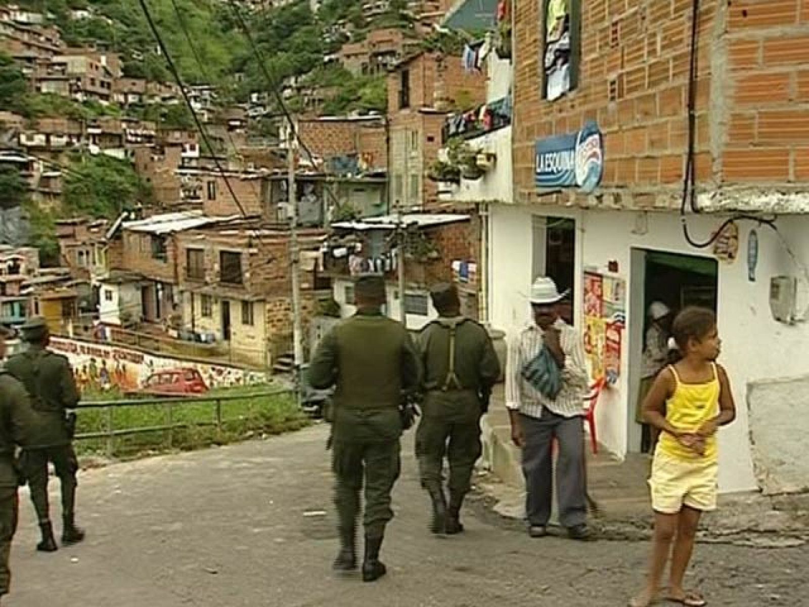 Telediario 1: Víctimas en escombrera de Medellín | RTVE Play