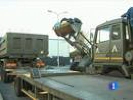 Telediario 1 - Nápoles,el ejécito recoge la basura