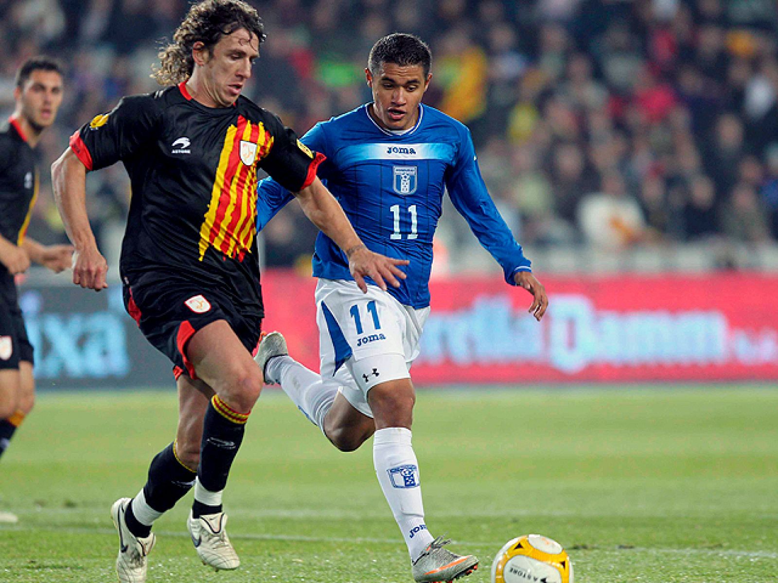 El Barcelona ha vuelto al trabajo sin Puyol, lesionado para los próximos siete o diez días, y sin Messi, con permiso hasta el día 2. Sí ha estado Afellay, que se ha entrenado por primera vez con su nuevo equipo.