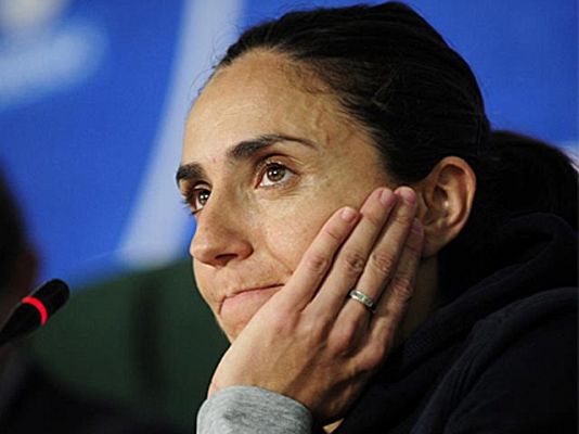  - Nuria Fernández, "cansada"