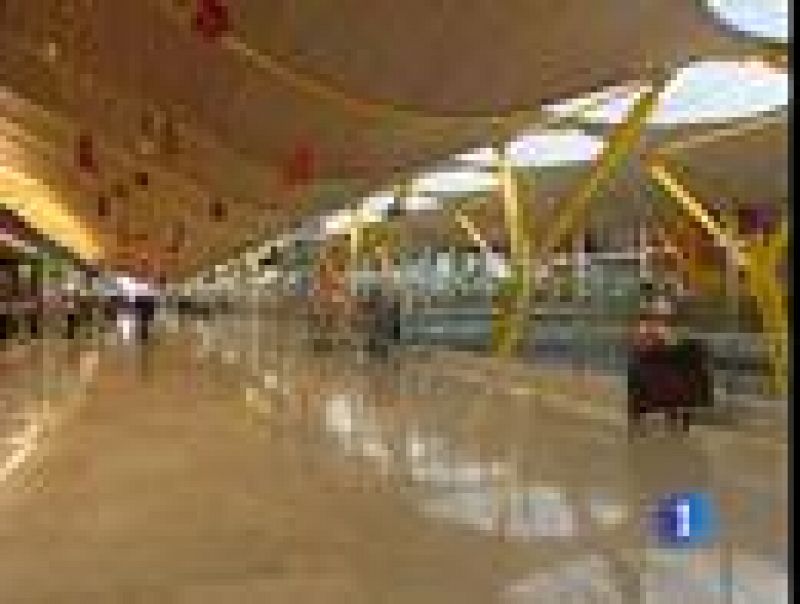 Barajas se adelanta a la ley antitabaco y no permite fumar en ningún sitio